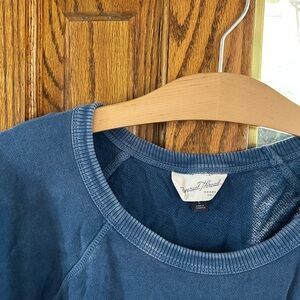 Universal Thread Denim Blue Crew Neck Top